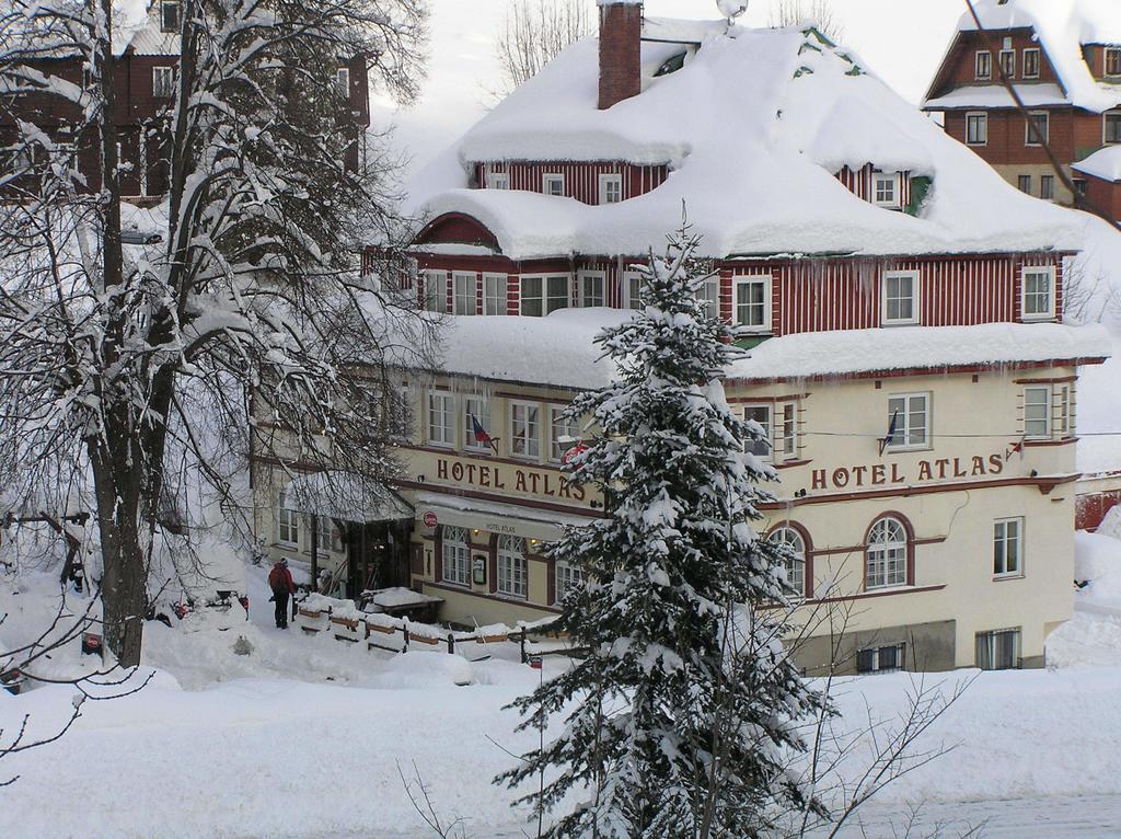 Hotel Atlas Пец под Снескоу Екстер'єр фото